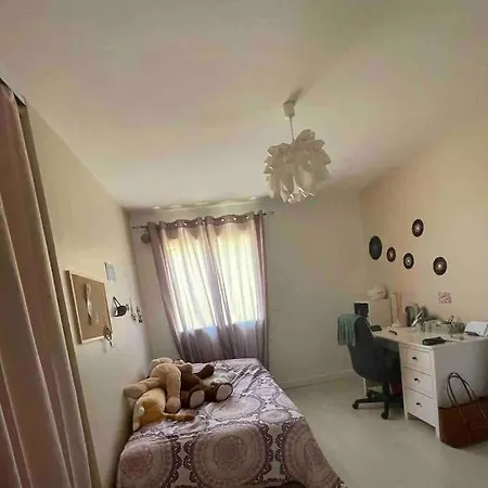 Maison Familiale Avec Piscine Sans Vis A Vis *
