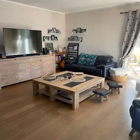 Casa de Férias Maison Familiale Avec Piscine Sans Vis A Vis *