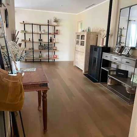 Casa de Férias Maison Familiale Avec Piscine Sans Vis A Vis *
