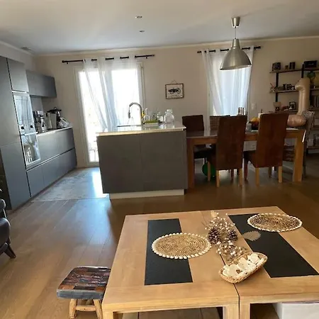 Casa de Férias Maison Familiale Avec Piscine Sans Vis A Vis